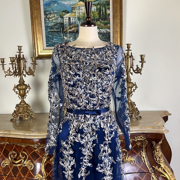 Women’s formal embroidery beaded evening prom dress - Picture 4 of 6